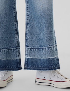 Jeans flare deslavado para niña